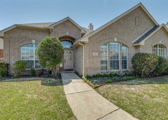 Property at 3906 Clifton Dr, Richardson, TX 75082, 4 beds, 2 baths