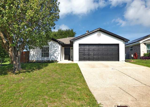 Property at 2532 Nogales Dr, Fort Worth, TX 76108, 3 beds, 2 baths
