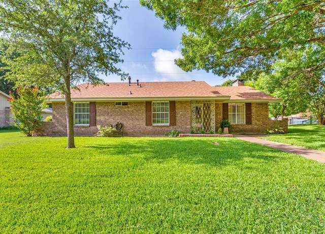 Property at 330 Shockley Ave, Desoto, TX 75115, 3 beds, 2 baths