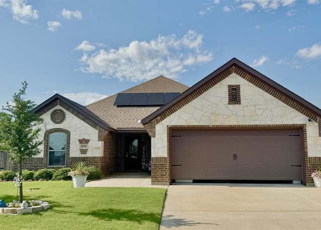 Property at 4711 Bering Dr, Sanger, TX 76266, 4 beds, 2 baths
