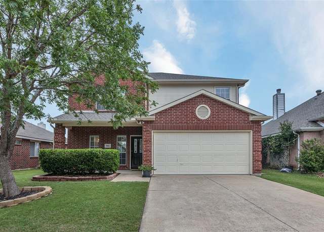 Property at 7022 Country Club Dr, Sachse, TX 75048, 3 beds, 2.5 baths