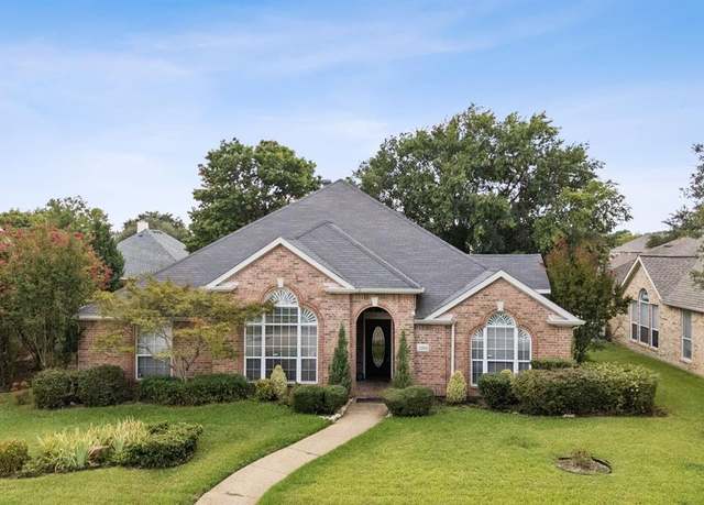 Property at 3208 Grenada Dr, Plano, TX 75074, 4 beds, 2 baths