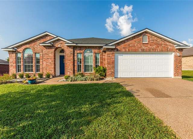 Property at 704 Pebble Creek Dr, Hewitt, TX 76643, 4 beds, 2 baths