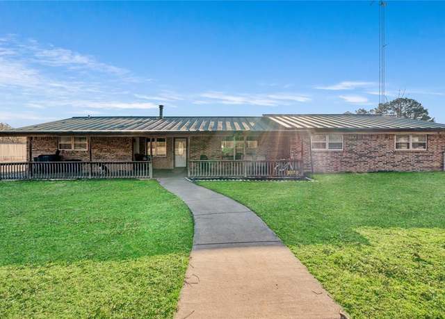 Property at 6792 US Highway 271 N, Powderly, TX 75473, 5 beds, 3.5 baths
