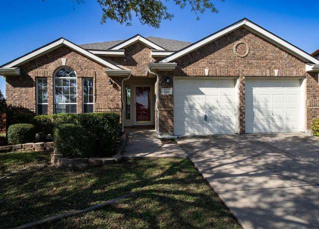 Property at 101 Wandering Dr, Forney, TX 75126, 3 beds, 2 baths