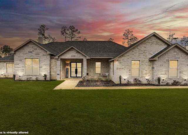 Property at 275 Cottonwood Cir, Longview, TX 75605, 4 beds, 3.5 baths