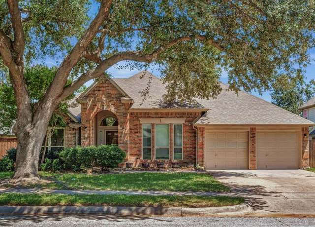 Property at 2096 Brookgate Dr, Grapevine, TX 76051, 4 beds, 2.5 baths
