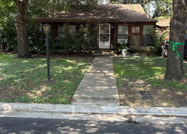 Property at 837 Edgefield Rd, Fort Worth, TX 76107, 3 beds, 1 bath