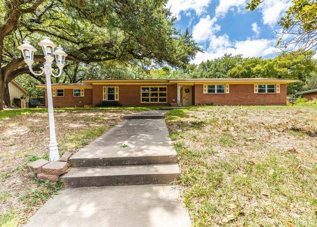 Property at 2324 Wooded Acres Dr, Waco, TX 76710, 4 beds, 3 baths