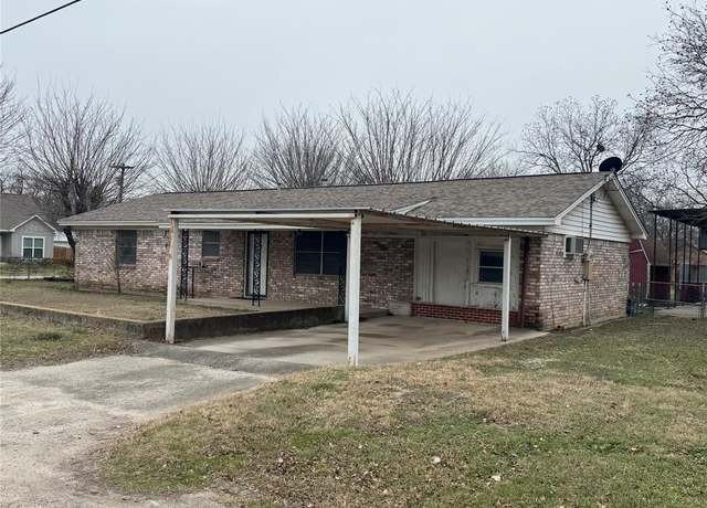 Property at 212 E 3rd St, Springtown, TX 76082, 3 beds, 1 bath