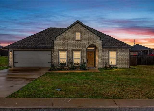 Property at 204 Nolan Farms Blvd, Winona, TX 75792, 3 beds, 2 baths
