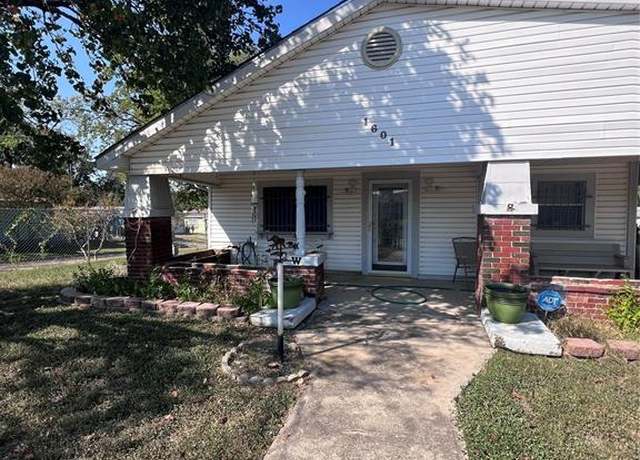 Property at 1601 Bessie St, Fort Worth, TX 76104, 2 beds, 1 bath