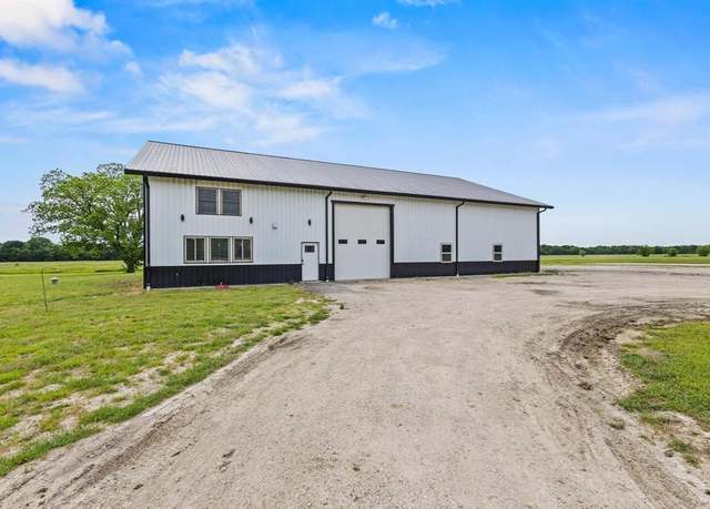 Property at 5425 County Road 4604, Commerce, TX 75428, 3 beds, 2.5 baths