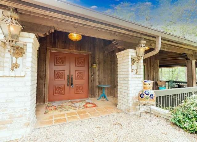 Property at 2223 N Link St, Palestine, TX 75803, 3 beds, 3 baths