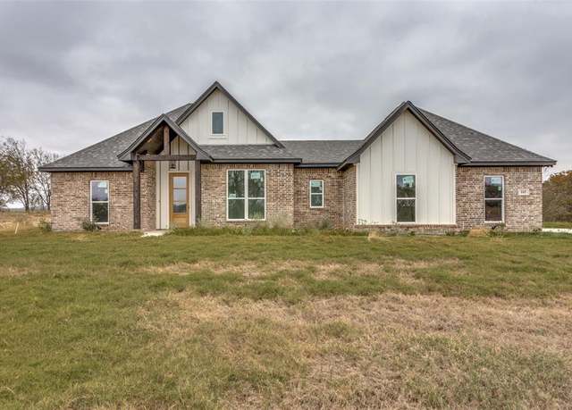 Property at 105 Norene Ln, Weatherford, TX 76087, 4 beds, 2 baths