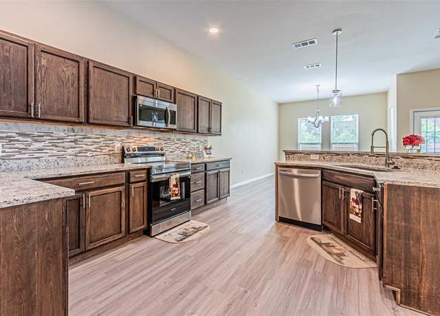 Property at 2914 Wilhurt Ave, Dallas, TX 75216, 3 beds, 2 baths