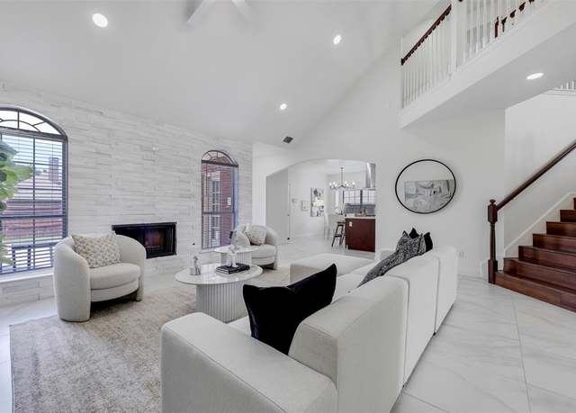 Property at 9320 Vista Cir, Irving, TX 75063, 5 beds, 5 baths