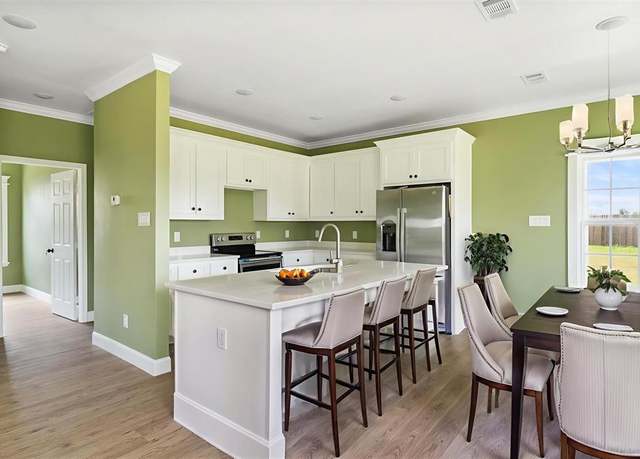 Property at 3231 Hillsdale Ave, Corsicana, TX 75110, 4 beds, 2 baths