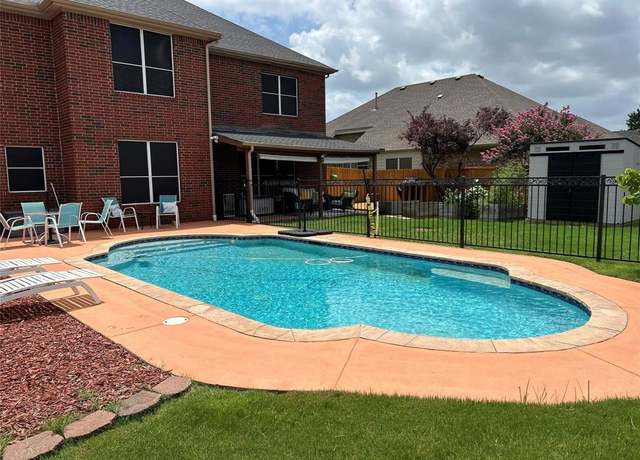 Property at 10801 Saint Annes Dr, Rowlett, TX 75089, 3 beds, 2.5 baths