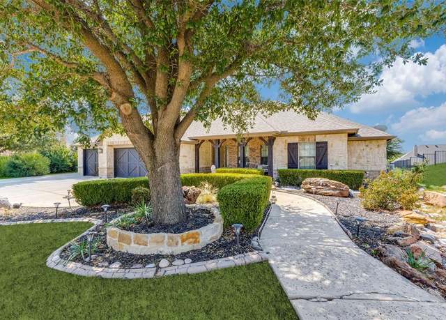 Property at 11029 Owl Creek Dr, Fort Worth, TX 76179, 5 beds, 3 baths