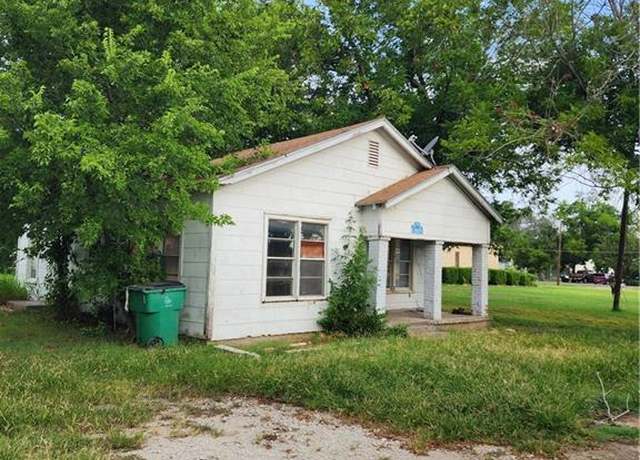 Property at 107 Mott St, Elm Mott, TX 76640, 2 beds, 1 bath