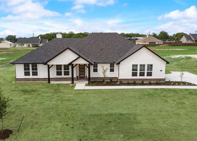 Property at 9 Louis Rd, Sherman, TX 75090, 3 beds, 2 baths