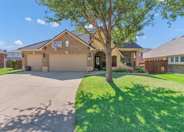 Property at 1340 Catherine Ln, Burleson, TX 76028, 4 beds, 3.5 baths