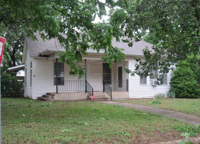 Property at 101 E Murray St, Denison, TX 75021, 3 beds, 1.5 baths