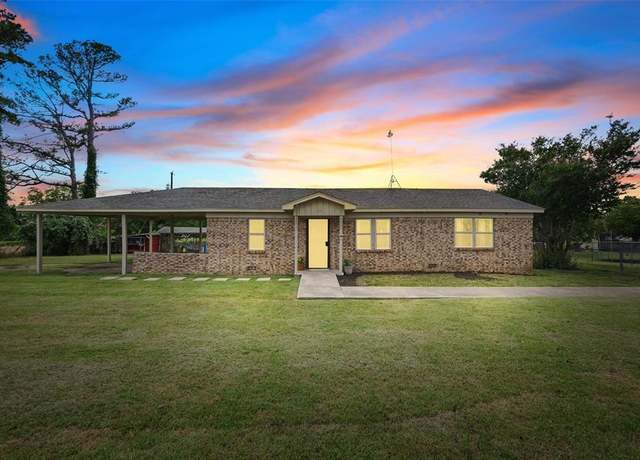 Property at 500 Cemetery Rd, Aurora, TX 76078, 3 beds, 2 baths