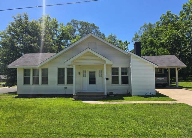 Property at 206 Summit St, Minden, LA 71055, 3 beds, 2.5 baths