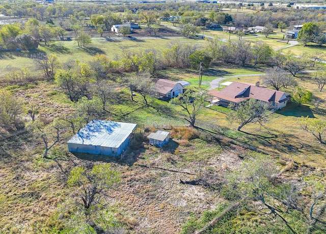 Property at 735 County Road 0025, Corsicana, TX 75109, 3 beds, 2.5 baths