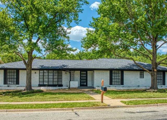 Property at 1523 Crescent Dr, Sherman, TX 75092, 3 beds, 2.5 baths