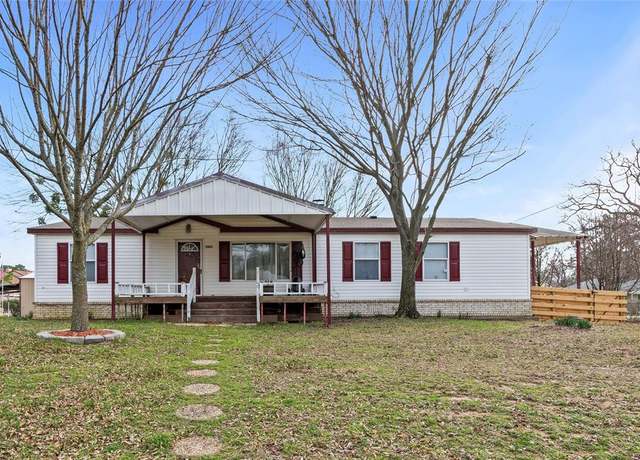 Property at 2001 Island Cir, Tool, TX 75143, 4 beds, 2 baths