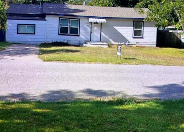 Property at 303 E 7th St, Kaufman, TX 75142, 3 beds, 1 bath