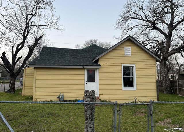 Property at 701 Olive St, Cleburne, TX 76031, 3 beds, 2 baths