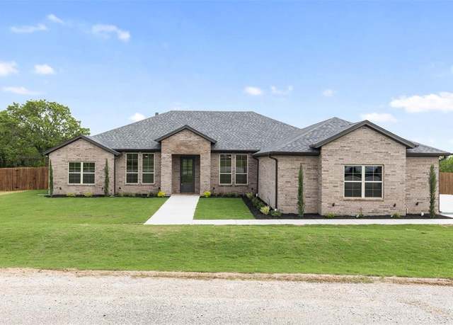 Property at 150 Hassler Dr, Stephenville, TX 76401, 4 beds, 3.5 baths