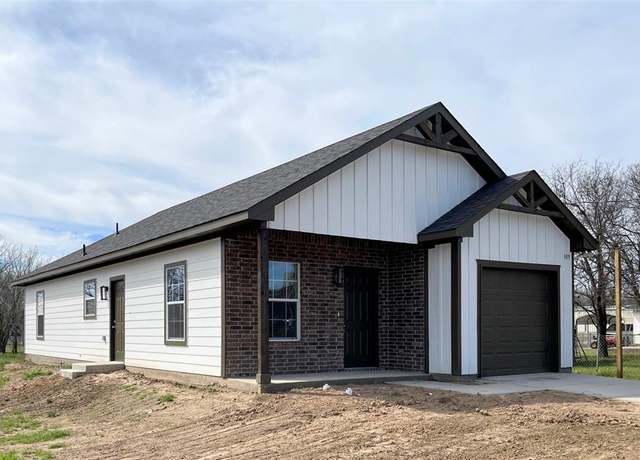 Property at 812 SE 15th St, Mineral Wells, TX 76067, 3 beds, 2 baths