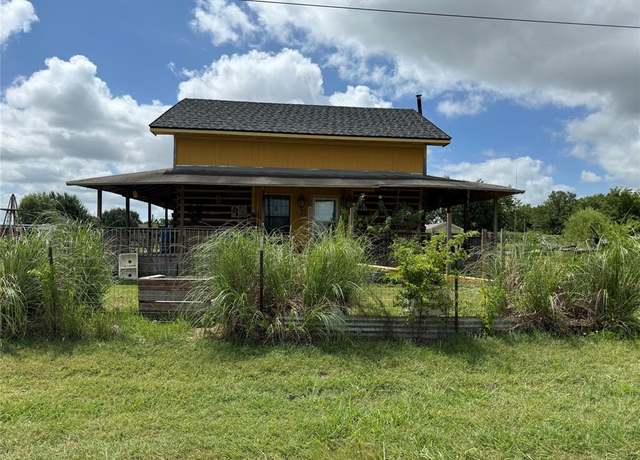 Property at 8020 Prairie Hl, Alvarado, TX 76009, 3 beds, 2.5 baths