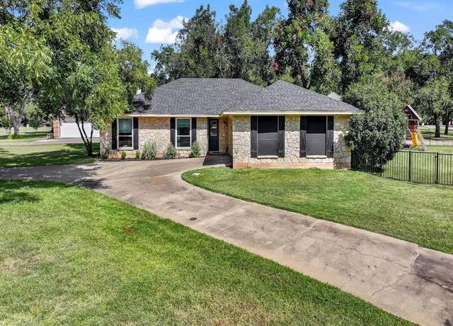 Property at 6103 Prospect Hill Dr, Granbury, TX 76049, 3 beds, 3 baths