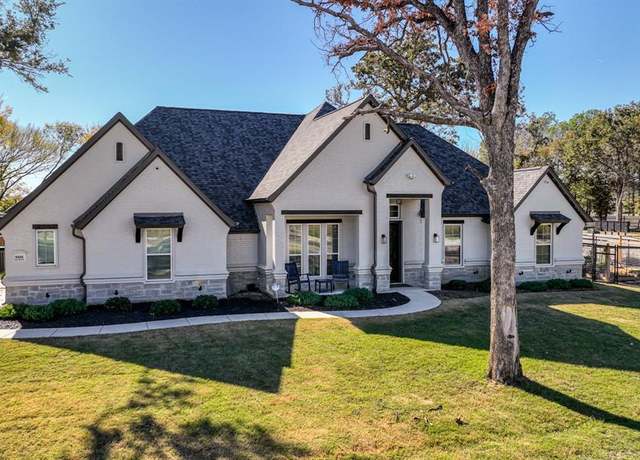 Property at 900 Taylor Br, Springtown, TX 76082, 4 beds, 2.5 baths