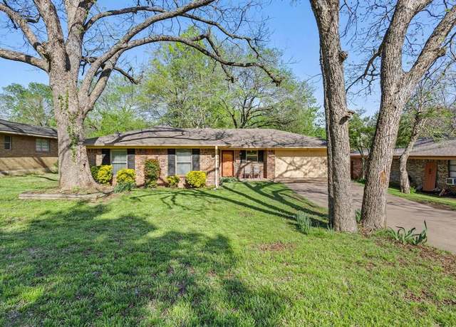 Property at 612 Edwards Dr, Denison, TX 75020, 3 beds, 2 baths