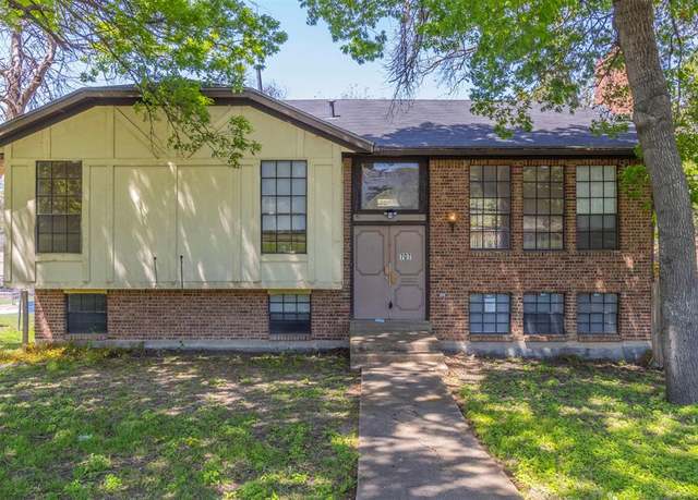Property at 707 W Red Bird Ln, Dallas, TX 75232, 3 beds, 2 baths