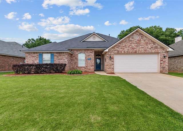 Property at 208 Avondale Ln, Bossier City, LA 71112, 4 beds, 2 baths