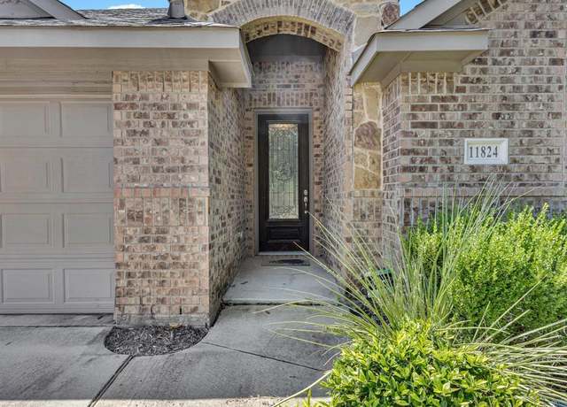 Property at 11824 Bexley Dr, Burleson, TX 76028, 3 beds, 2 baths