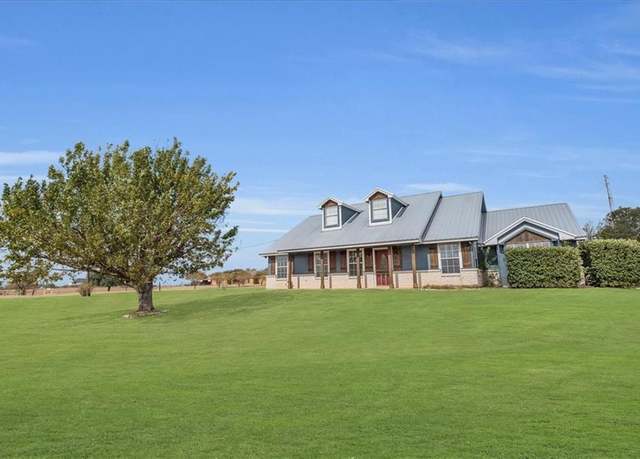 Property at 104 Canton Ln, Riesel, TX 76682, 4 beds, 2 baths