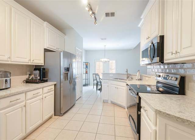Property at 2908 Cranston Pl, Plano, TX 75025, 2 beds, 2.5 baths
