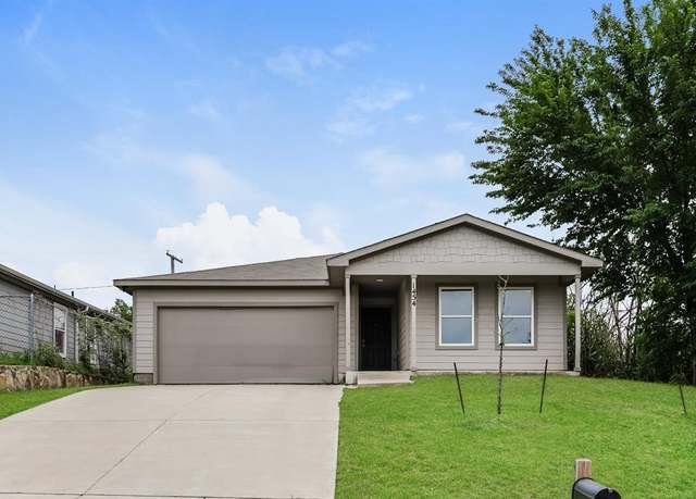 Property at 1454 Avenue Ave E, Fort Worth, TX 76104, 3 beds, 2 baths