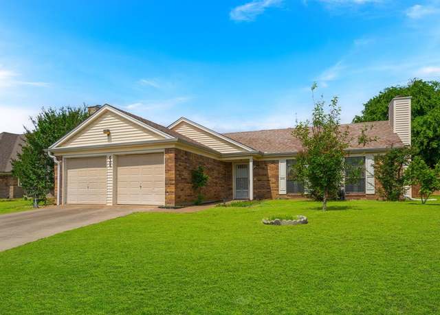 Property at 4306 Emerson Dr, Grand Prairie, TX 75052, 4 beds, 2 baths