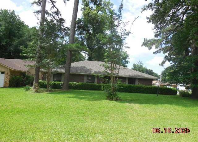 Property at 8808 Hollow Bluff Dr, Haughton, LA 71037, 3 beds, 2 baths
