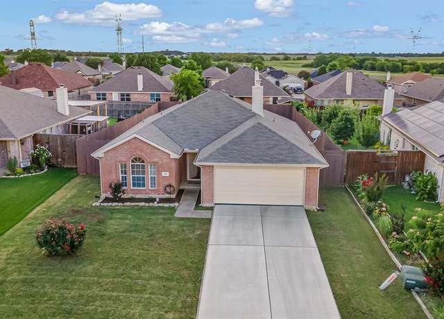 Property at 425 Rustic Grove Ln, Royse City, TX 75189, 3 beds, 2 baths